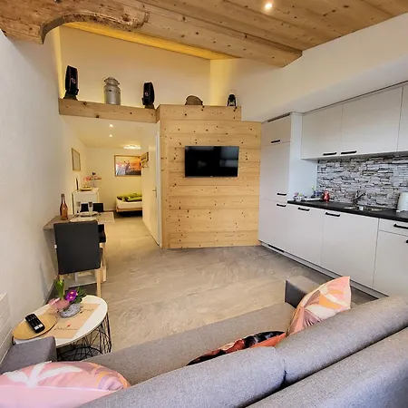 Lilo's One-room Apartment